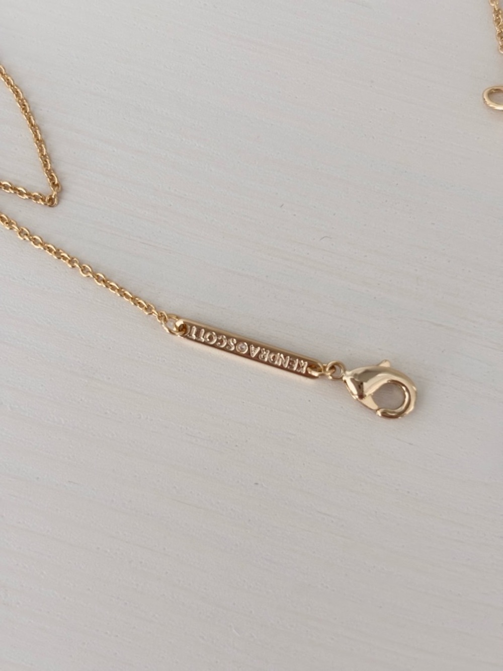KENDRA SCOTT Emma Pendant Necklace Mother of Pearl NWT - Picture 8 of 8